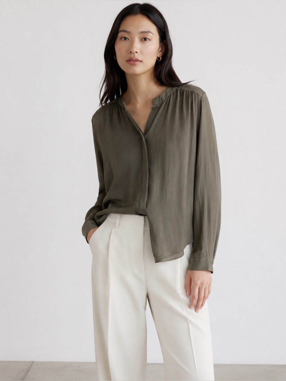 Babaton Aritzia Woman Green Silk Button Down Long Sleeve Blouse XS Classic Chic